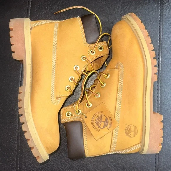 Timberland Waterproof 6" Boots
Boys' Grade School Size 4 - Picture 10 of 13